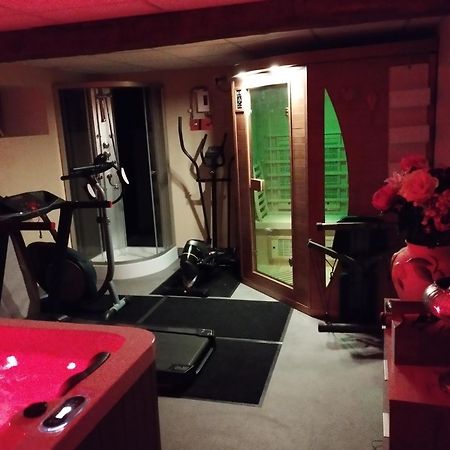 Relais St Jacques - Roanne Bed and Breakfast Saint-Haon-le-Châtel Exteriör bild