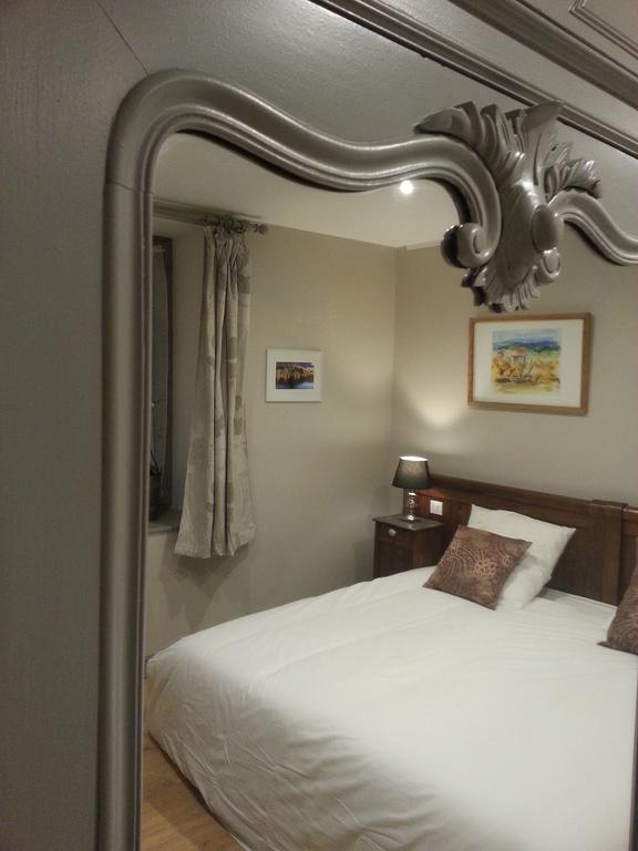 Relais St Jacques - Roanne Bed and Breakfast Saint-Haon-le-Châtel Rum bild