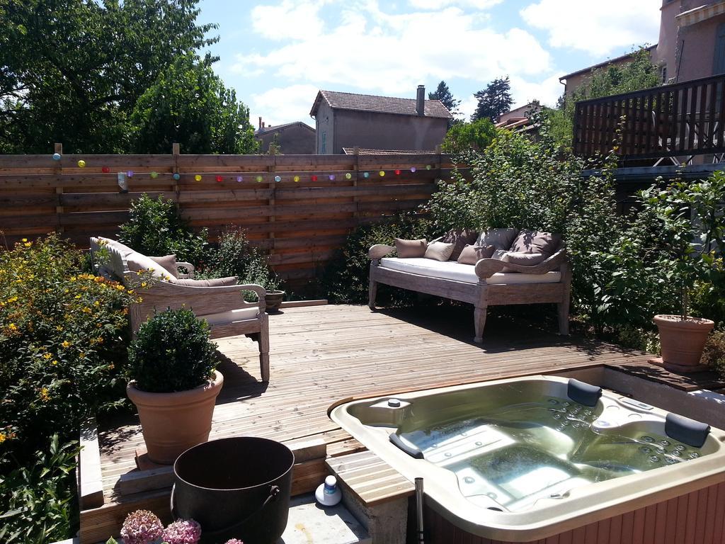 Relais St Jacques - Roanne Bed and Breakfast Saint-Haon-le-Châtel Exteriör bild